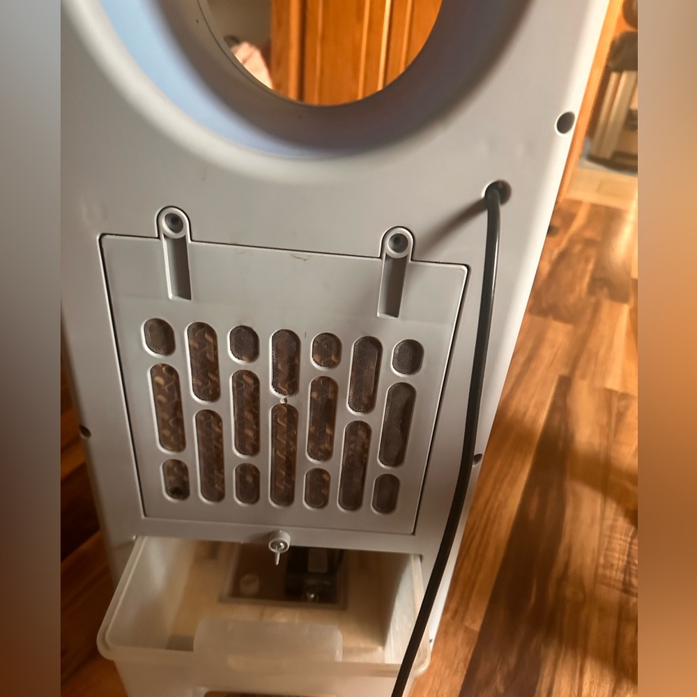 Portable AC device. - Picture 4 of 4